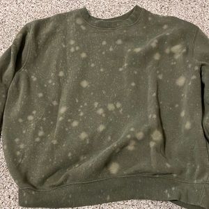 Green target sweatshirt